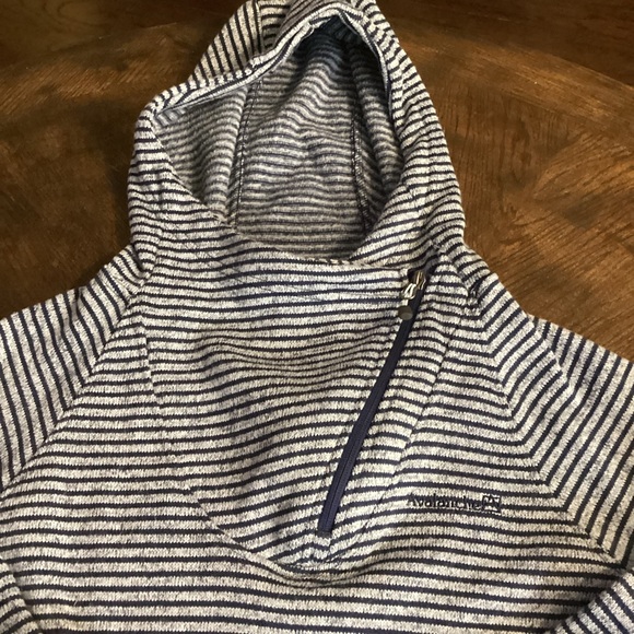 Avalanche Women’s Striped Hoodie in Blue - Picture 2 of 5